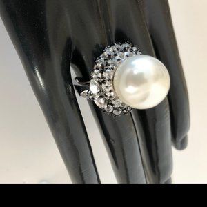 STERLING SILVER RING W/ 4.02 CTS GENUINE WH TOPAZ & 16MM SHELL PEARL